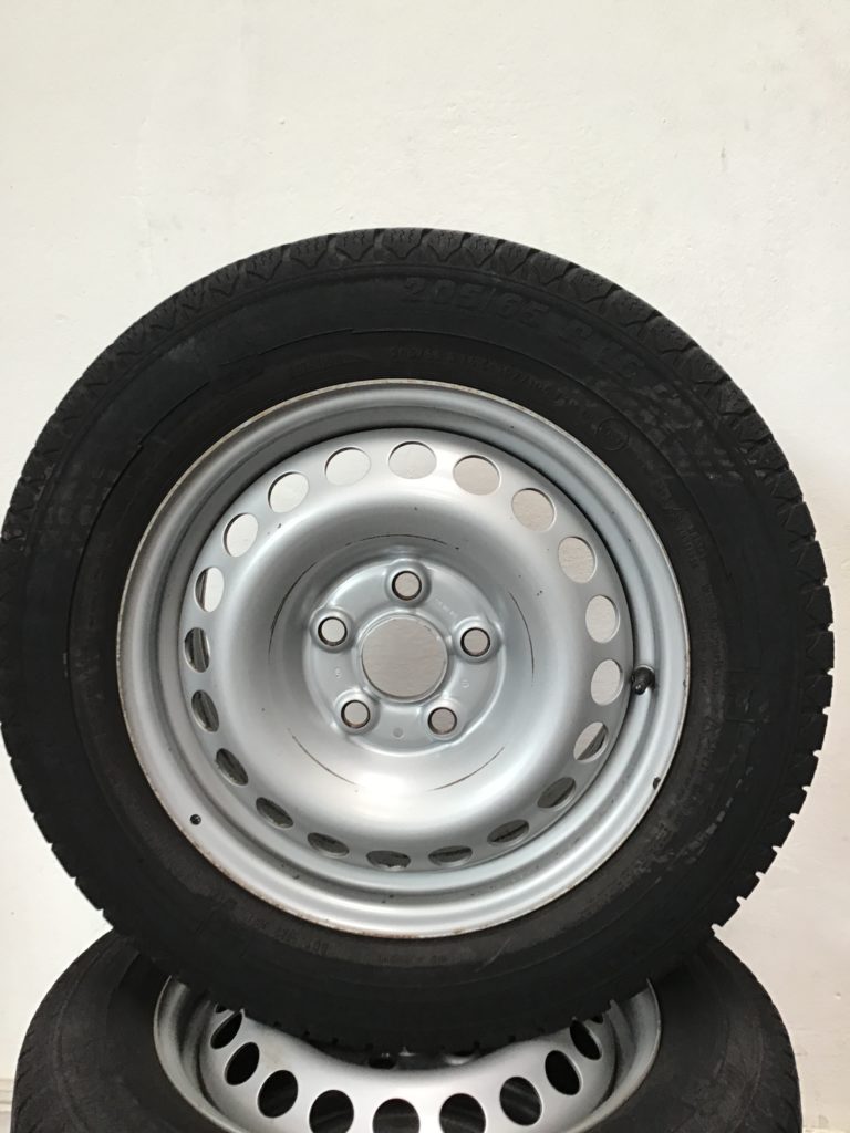 VW Transporter Winterkomplettradsatz 16 Zoll Stahl